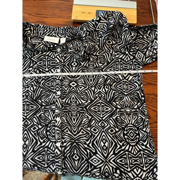 Chico’s 100% Cotton Black and White Geometric Button Down Blouse Long Sleeve XL - Picture 4 of 5